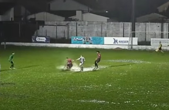 ABC marca golaço sob chuva e relâmpago no futebol gaúcho