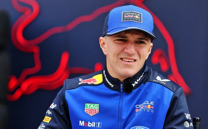 Red Bull confirma retorno de Hadjar no GP do Azerbaijão