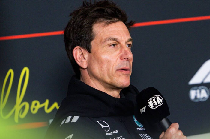 Wolff comenta possível saída de Lagrue da Mercedes