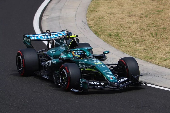 Alonso confirma permanência e faz alerta à F1