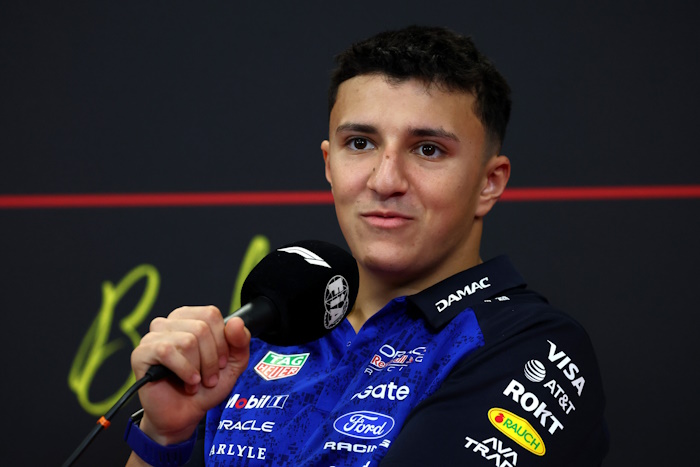 Red Bull deve manter Hadjar ao lado de Verstappen em 2027