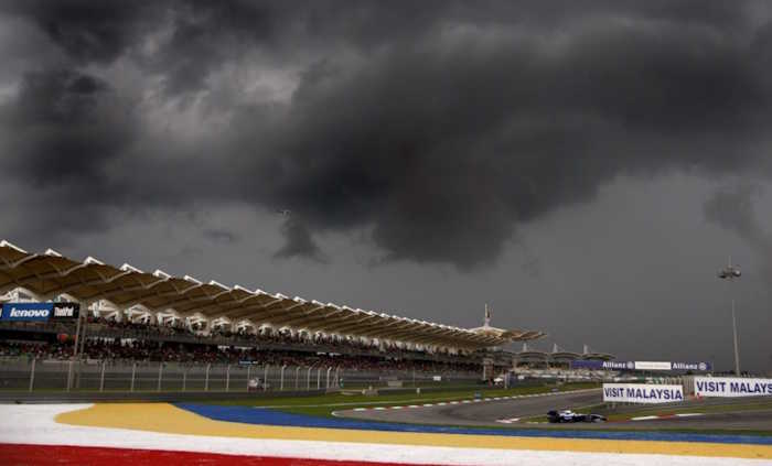 Chuva e calor no GP da Malásia desafiam a F1