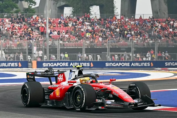 Hamilton assume culpa por estratégia da Ferrari em Singapura
