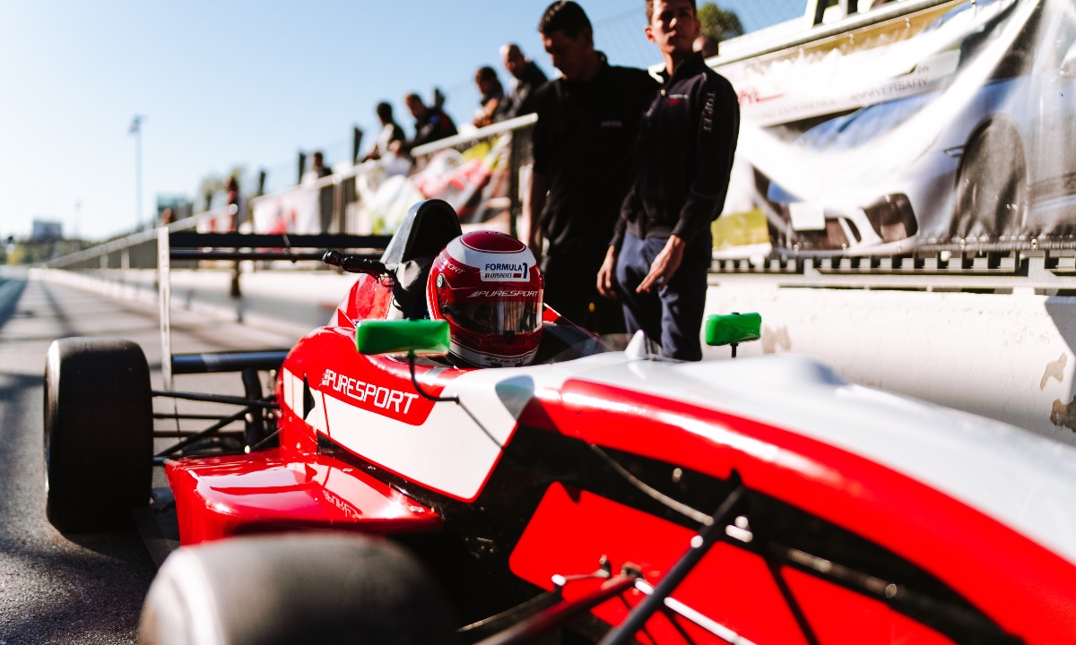 Acesso restrito redefine luxo em experiências automotivas