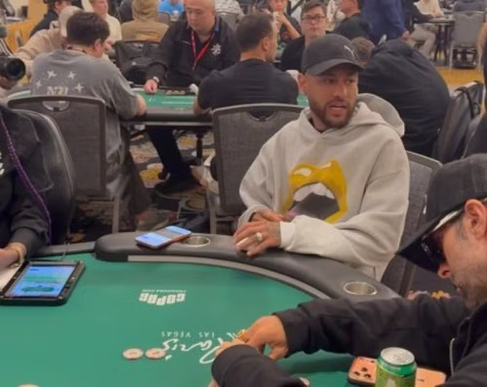 Neymar disputa torneio de pôquer em Las Vegas após eliminação do Brasil na Copa