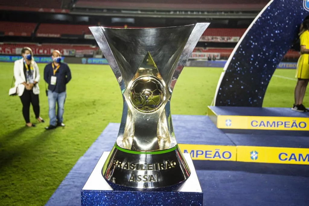 Brasileirão retorna após pausa para Copa do Mundo com elencos renovados; veja quem contratou na janela de transferências