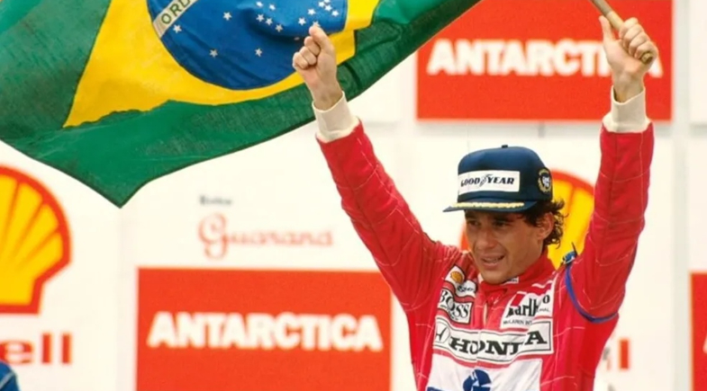 Ayrton Senna, morto em 1994, é reconhecido oficialmente como Herói da Pátria