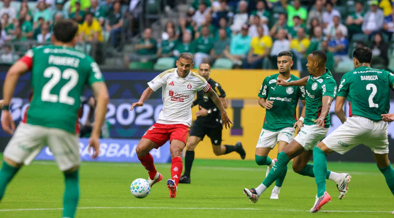 Palmeiras empata com Internacional na 22ª rodada do Brasileirão