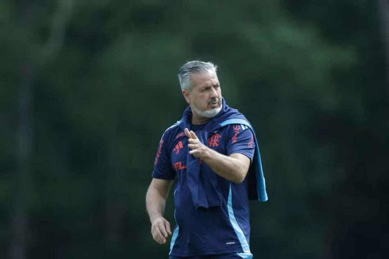 Flamengo intensifica negociações por Thiago Almada e Boto se mostra otimista