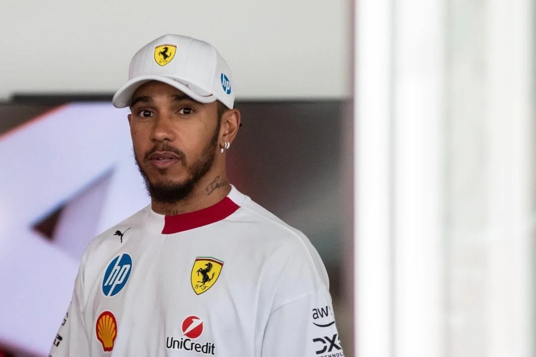 Lewis Hamilton mostra treino pesado durante férias da F1; veja vídeo