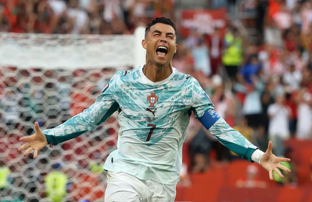 Cristiano Ronaldo envia apoio a Lionel Messi e expressa solidariedade após perda do pai