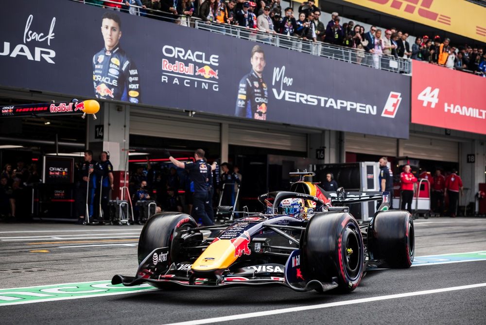 Encontro de Max Verstappen com Toto Wolff nas férias intensifica rumores sobre futuro na Fórmula 1