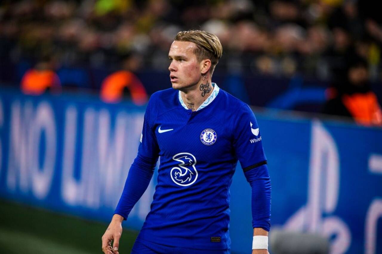 Fim de punição a Mudryk reforça Chelsea com retorno de jogador avaliado em R$ 400 milhões