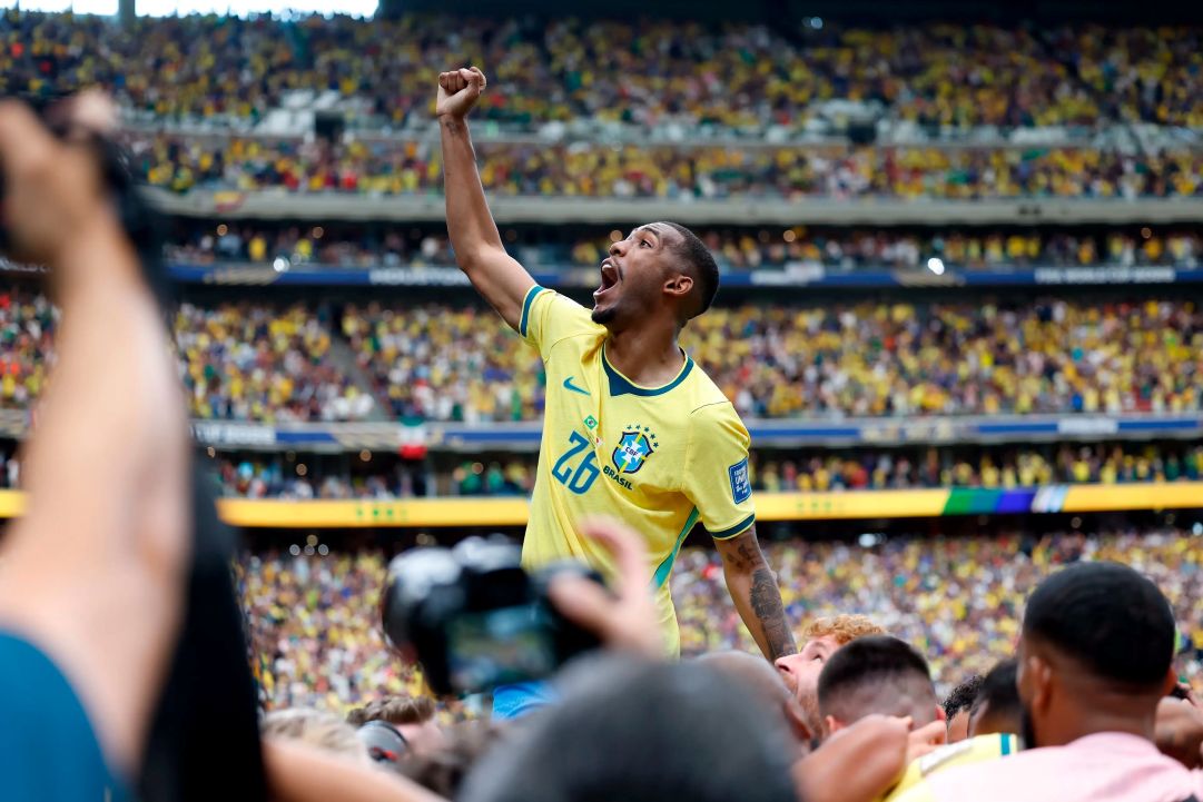 Atualização do Golden Boy 2026 inclui três talentos brasileiros no top 10; Rayan, Endrick e Estêvão