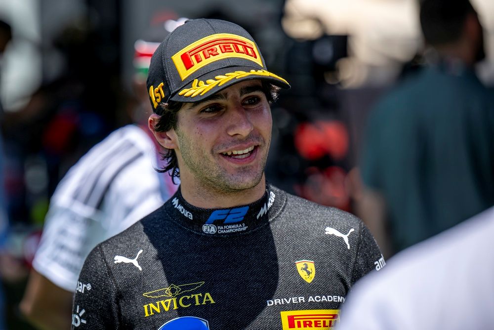 Piloto Rafael Câmara confirma treino na Fórmula 1 e descreve teste com a Ferrari