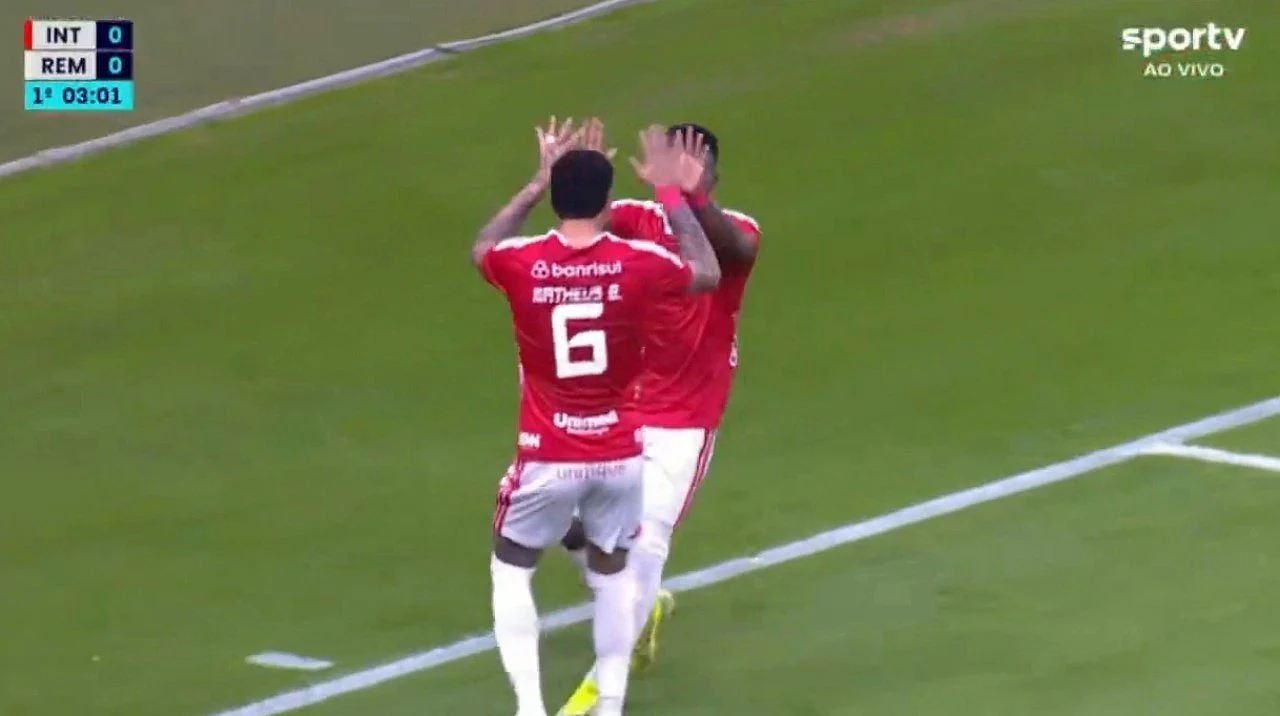 Johan Carbonero bate de primeira e abre o placar com belo gol no jogo entre Internacional e Remo pelo Brasileirão 2026