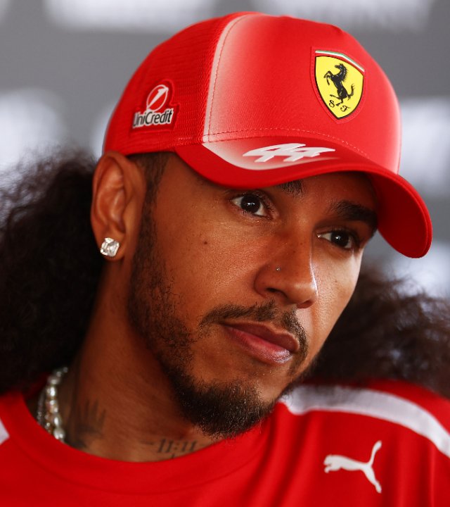 Lewis Hamilton confirma relação com Kim Kardashian em evento e fãs param tudo