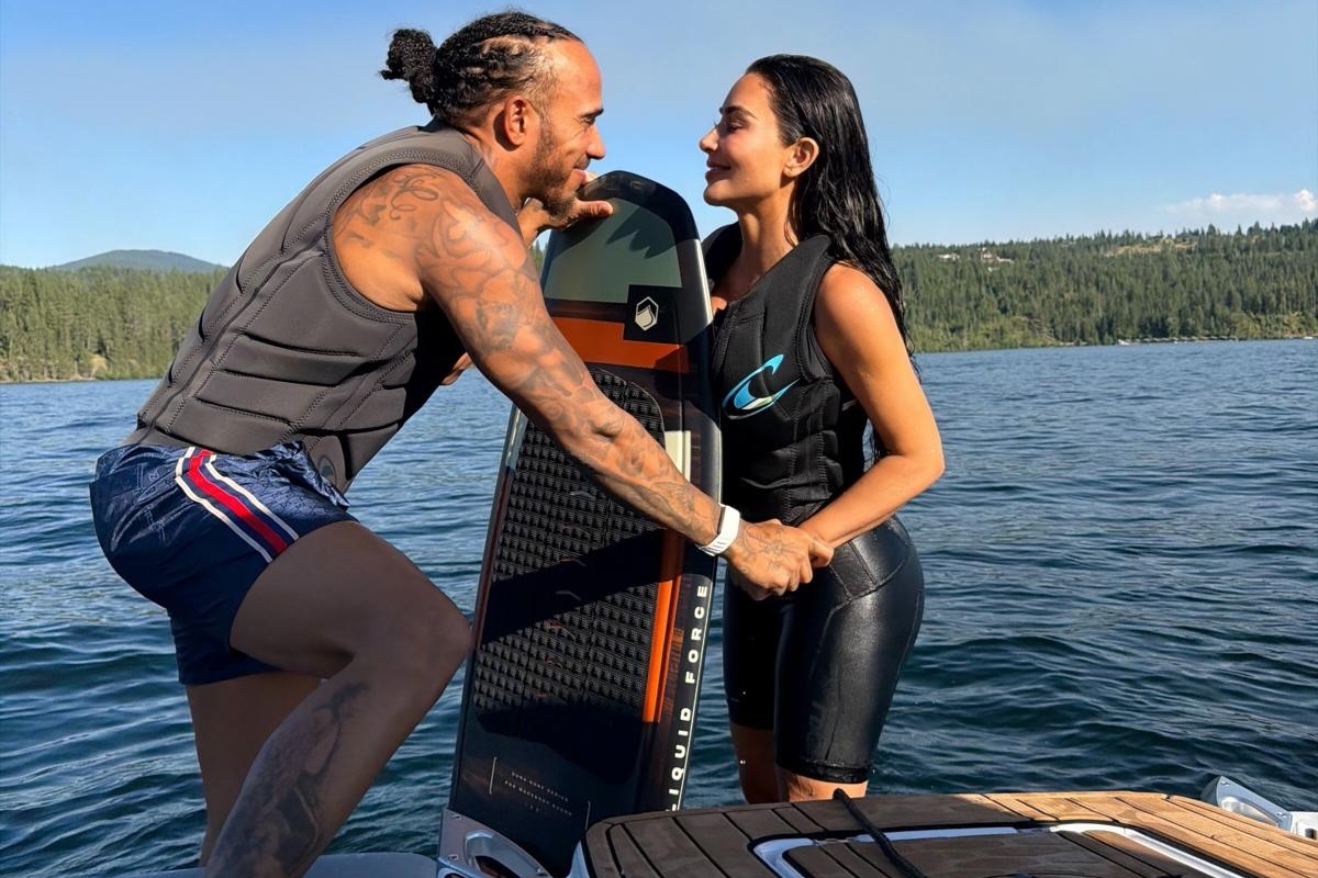Lewis Hamilton confirma Kim Kardashian com foto de família e internet para tudo